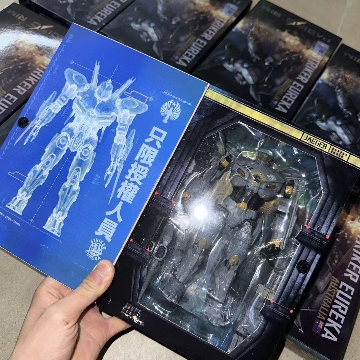 NECA Pacific Mecha Model Eurek - Model Kit Pacific Rim ulasan dan harga
