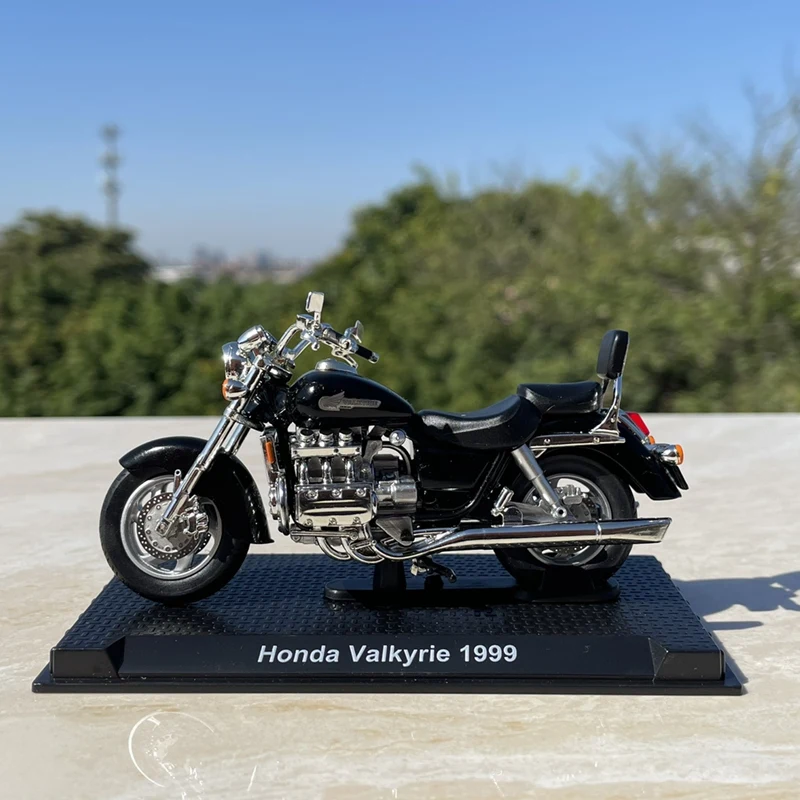 1:18 Valkyrie 1999 Alloy Touri - Model Kit Valkyrie ulasan dan harga