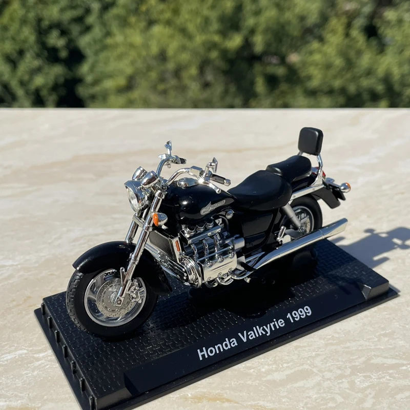 1:18 Valkyrie 1999 Alloy Touri - Model Kit Valkyrie ulasan dan harga